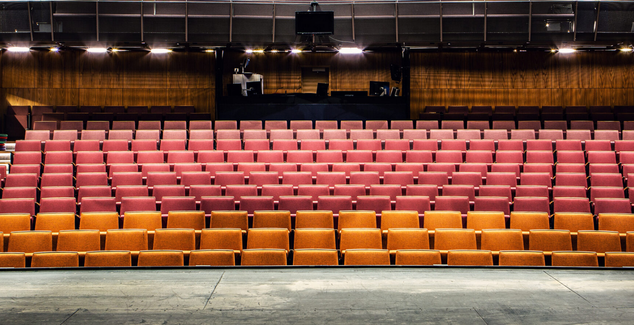 Opastettu kierros Wasa Teaatterissa